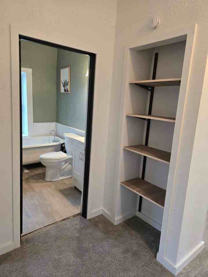 2721 Minnesota Ave - Photo 5 of 9