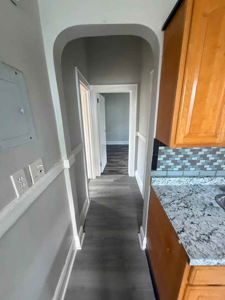 425 3rd Ave #1R - Photo 2 of 10