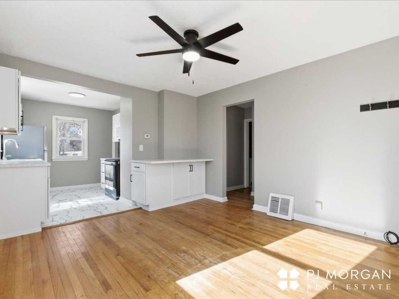 830 S 49th Ave - Photo 3 of 23