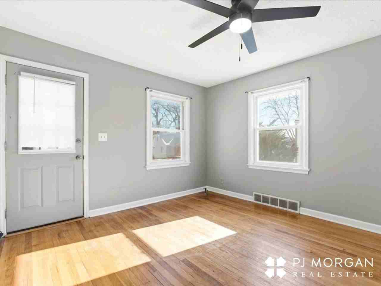 830 S 49th Ave - Photo 4 of 23
