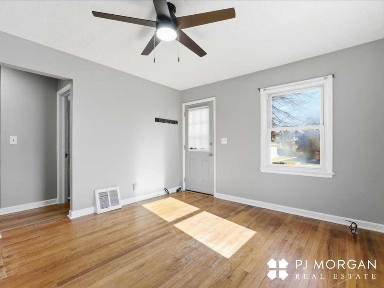 830 S 49th Ave - Photo 5 of 23