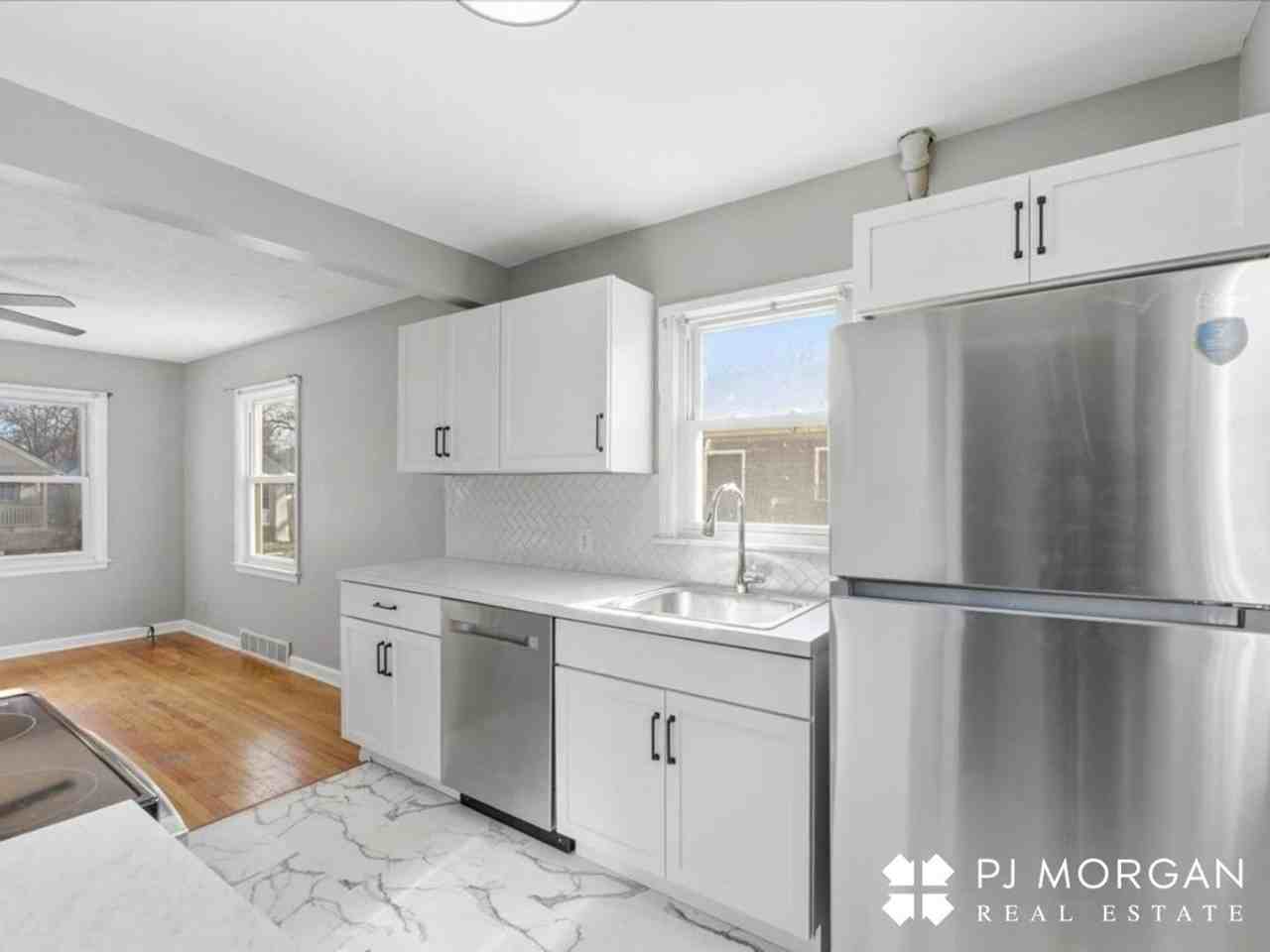 830 S 49th Ave - Photo 6 of 23