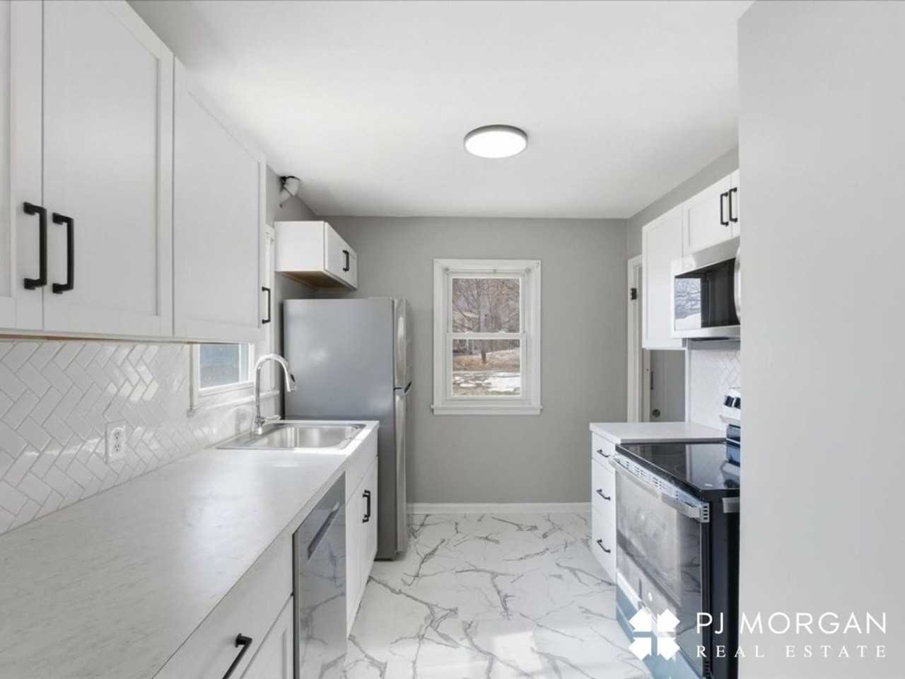 830 S 49th Ave - Photo 7 of 23