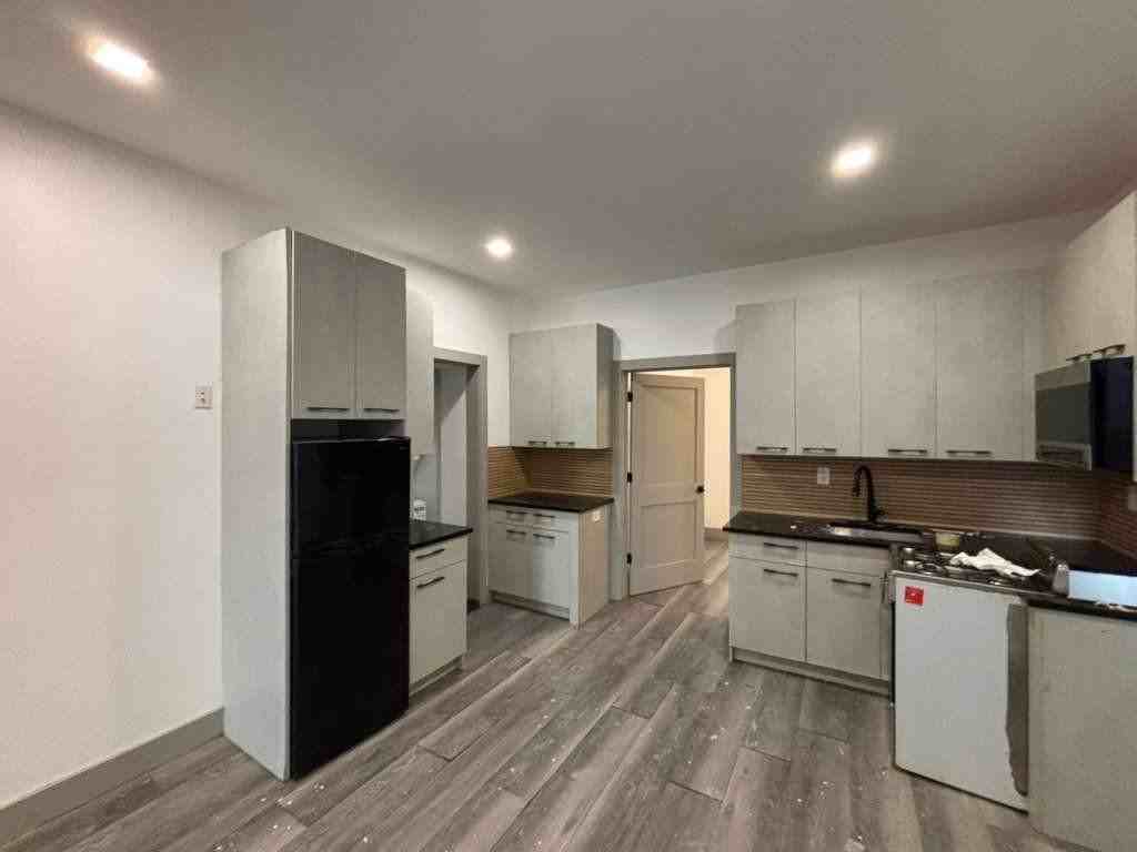 181 Baldwin Ave #1R - Photo 7 of 7