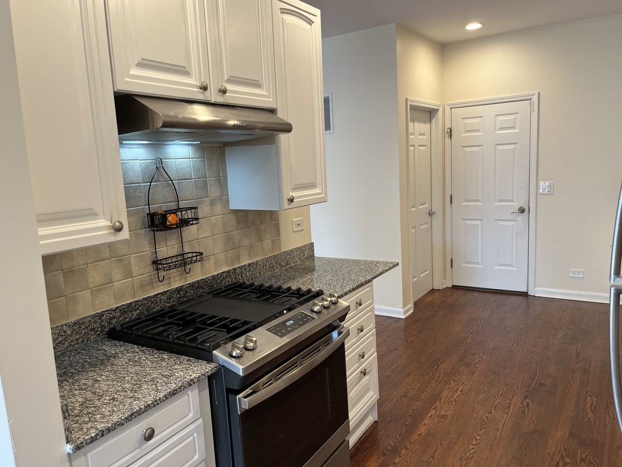1745 Jefferson Ave - Photo 6 of 20