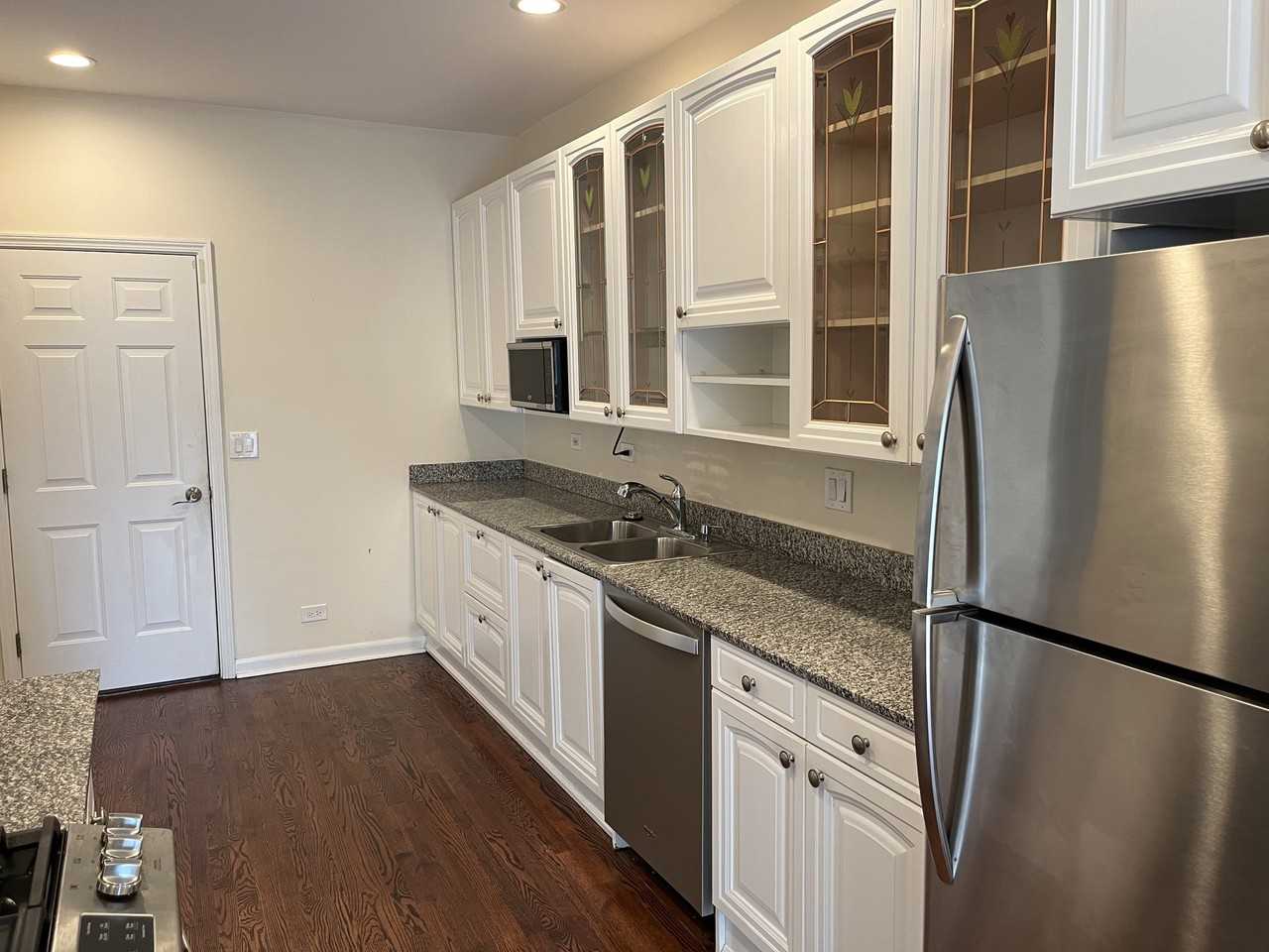 1745 Jefferson Ave - Photo 7 of 20