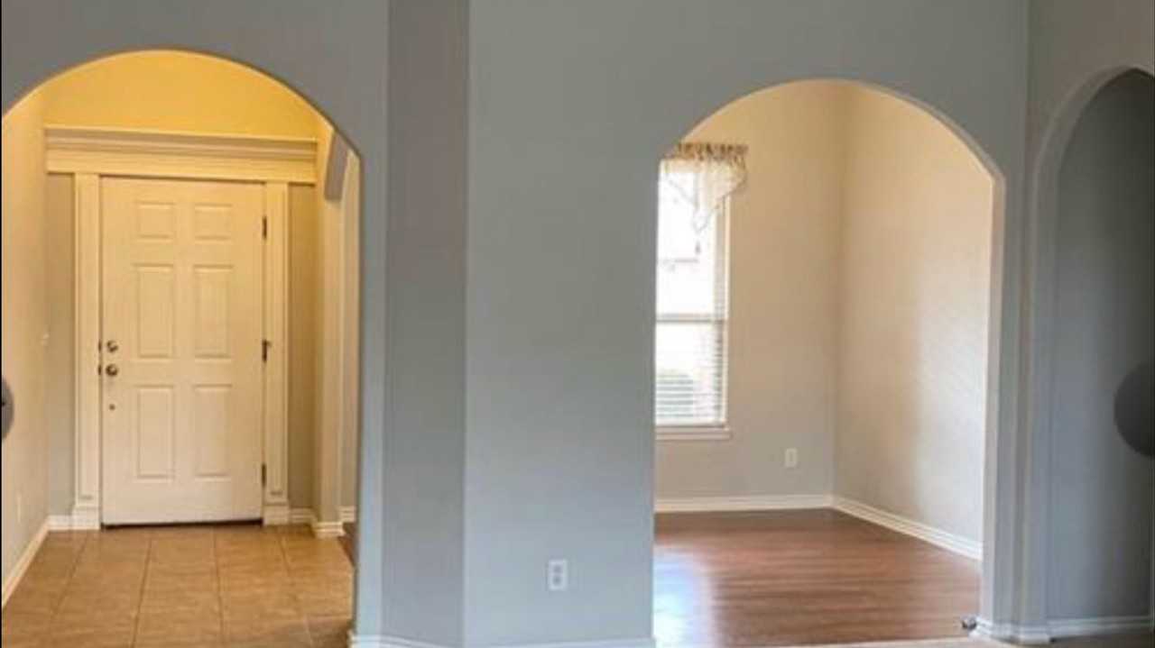 2622 N Brush Creek Dr - Photo 4 of 14
