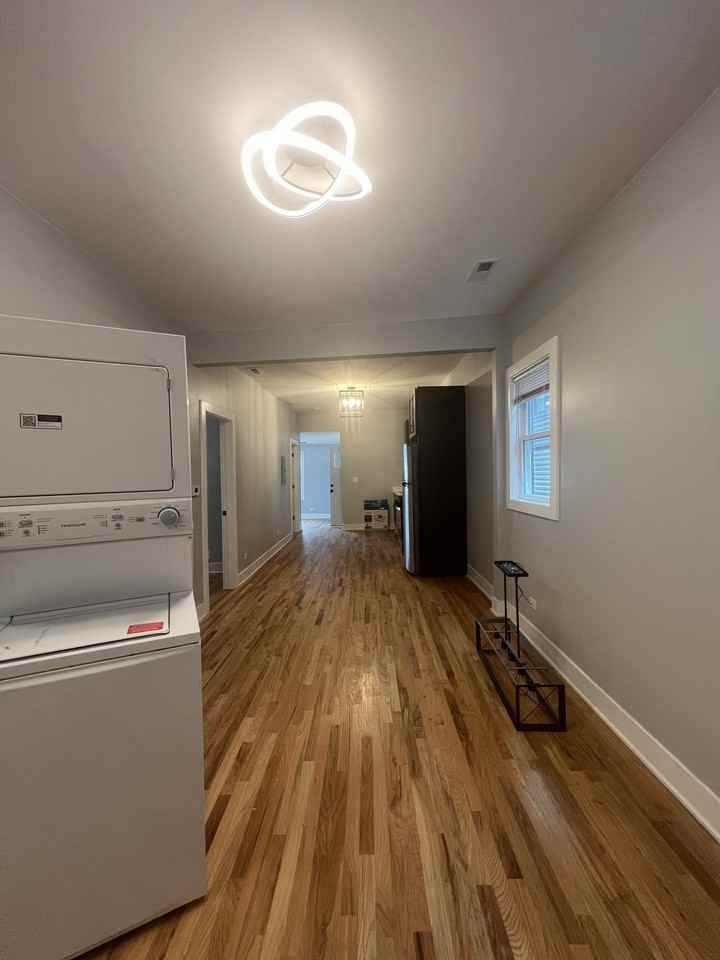 1741 N California Ave #1742-2R - Photo 5 of 9