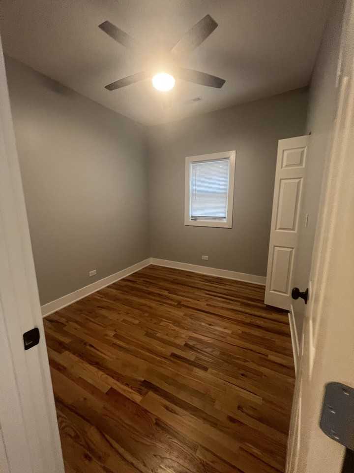 1741 N California Ave #1742-2R - Photo 6 of 9
