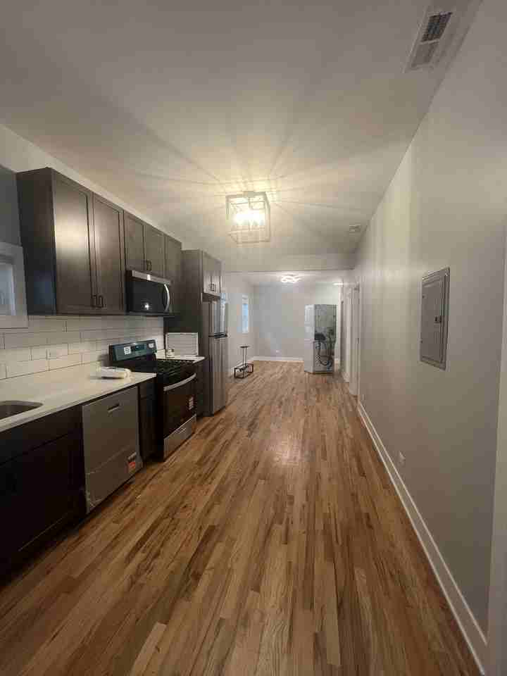 1741 N California Ave #1742-2R - Photo 7 of 9