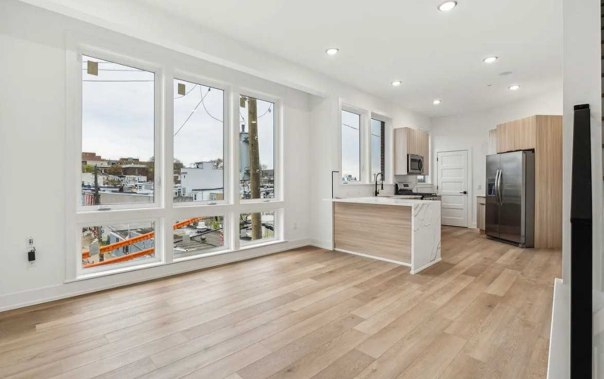 136 E Cumberland St - Photo 2 of 17
