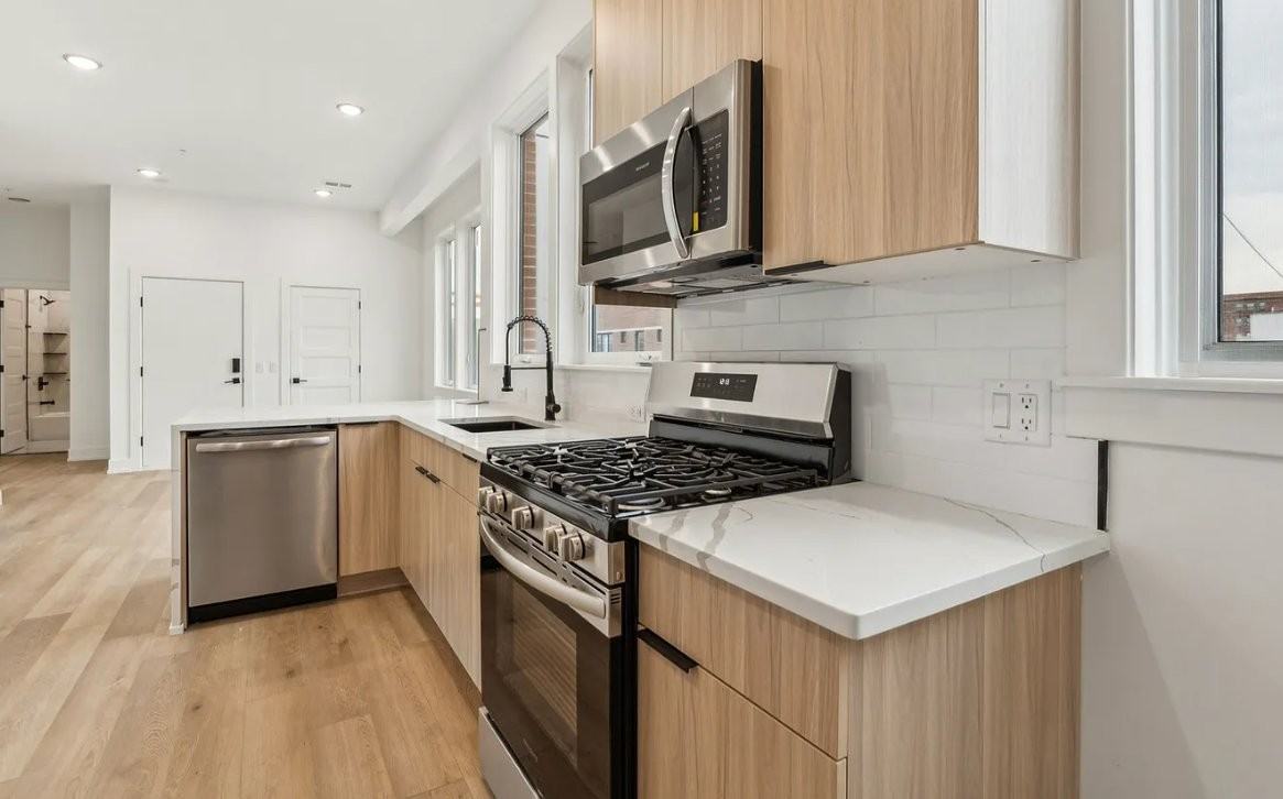 136 E Cumberland St - Photo 6 of 17