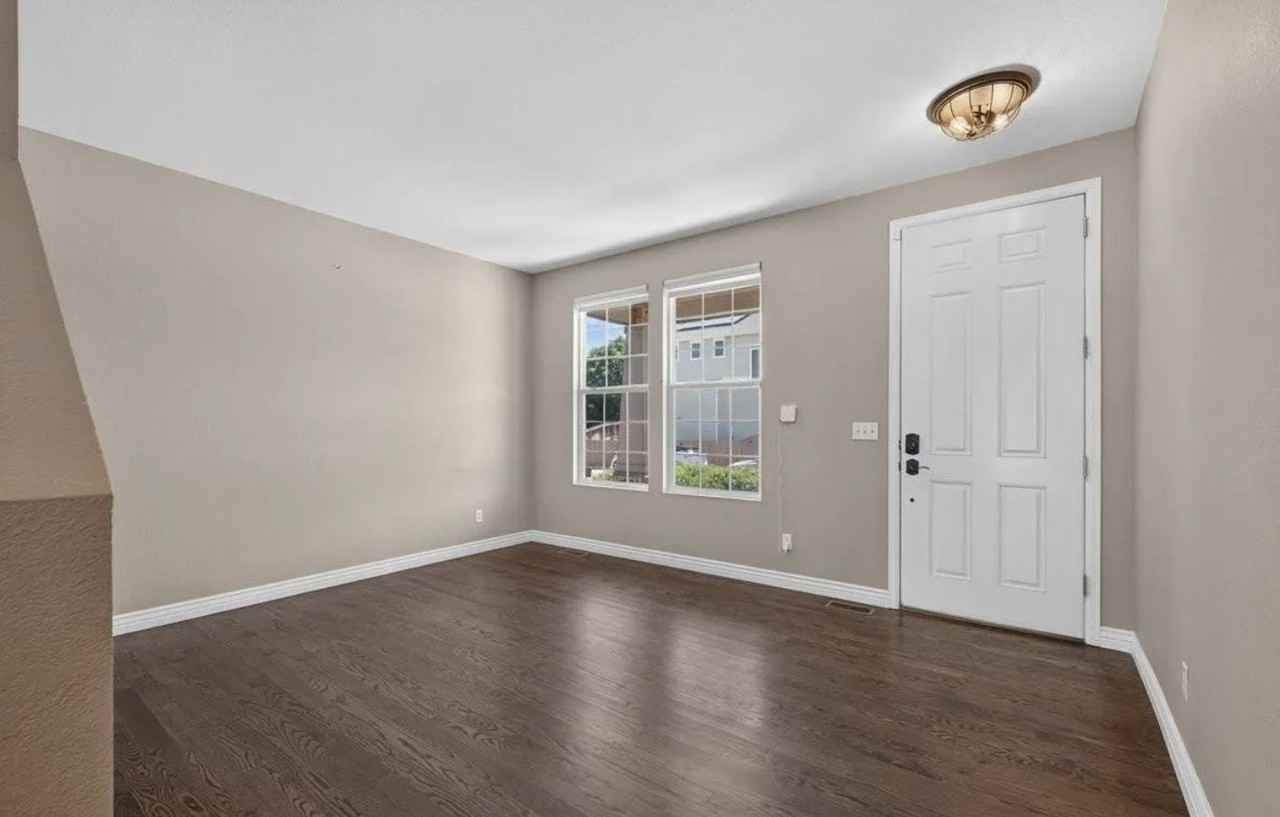 7732 S Jasper St - Photo 2 of 20