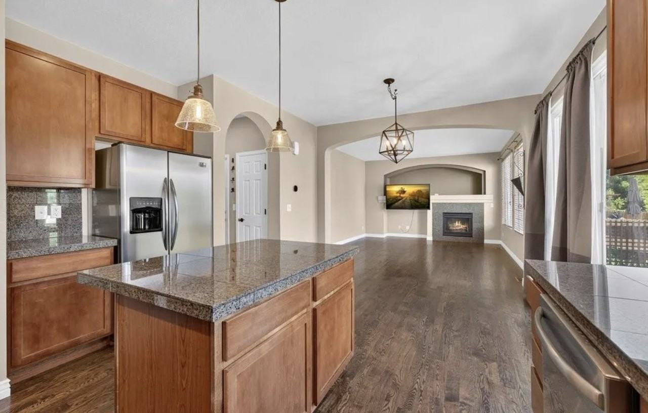 7732 S Jasper St - Photo 7 of 20