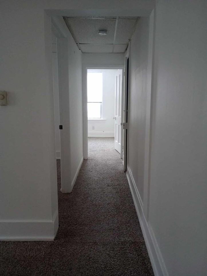 404 York Pl #B - Photo 3 of 11