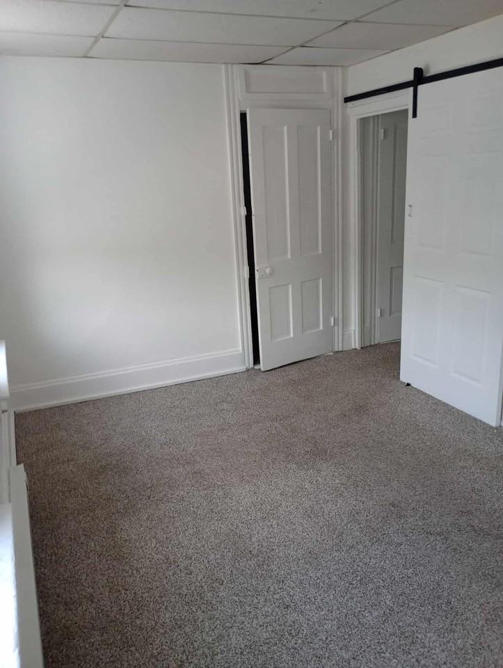 404 York Pl #B - Photo 5 of 11