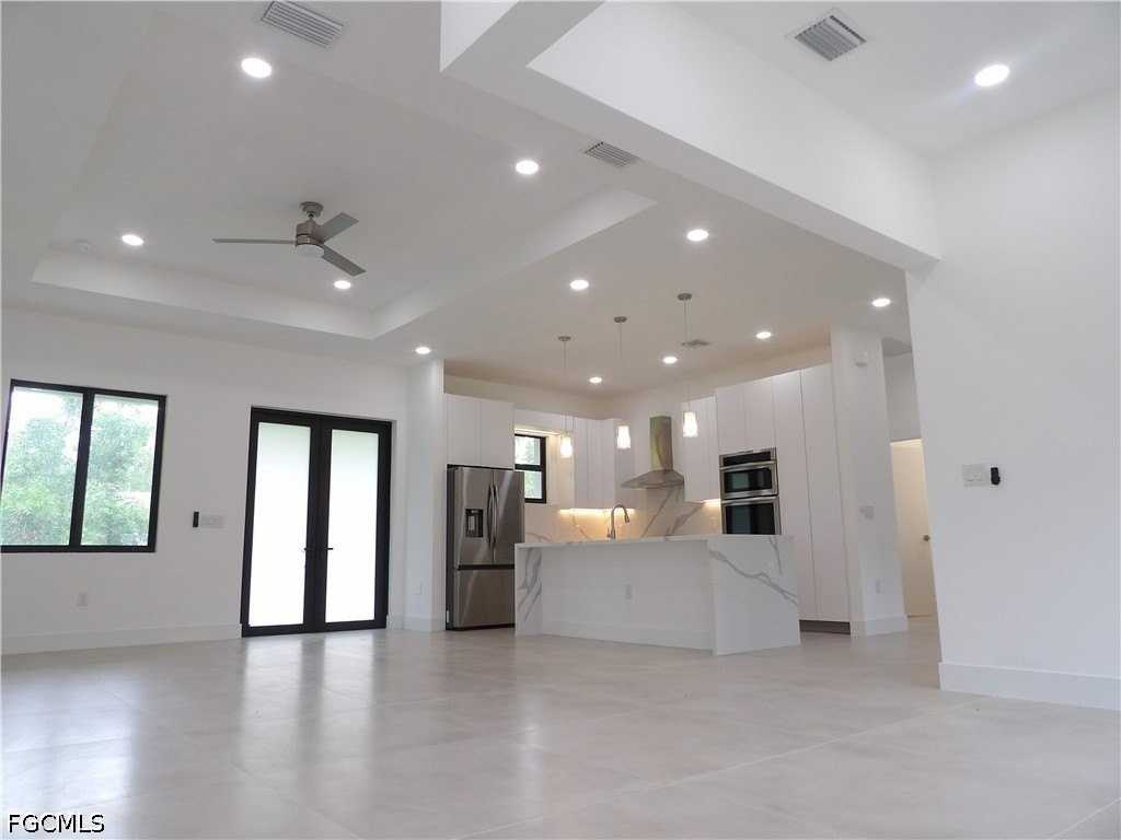 174 Ocean Park Dr - Photo 2 of 25
