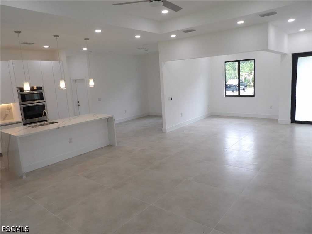 174 Ocean Park Dr - Photo 3 of 25