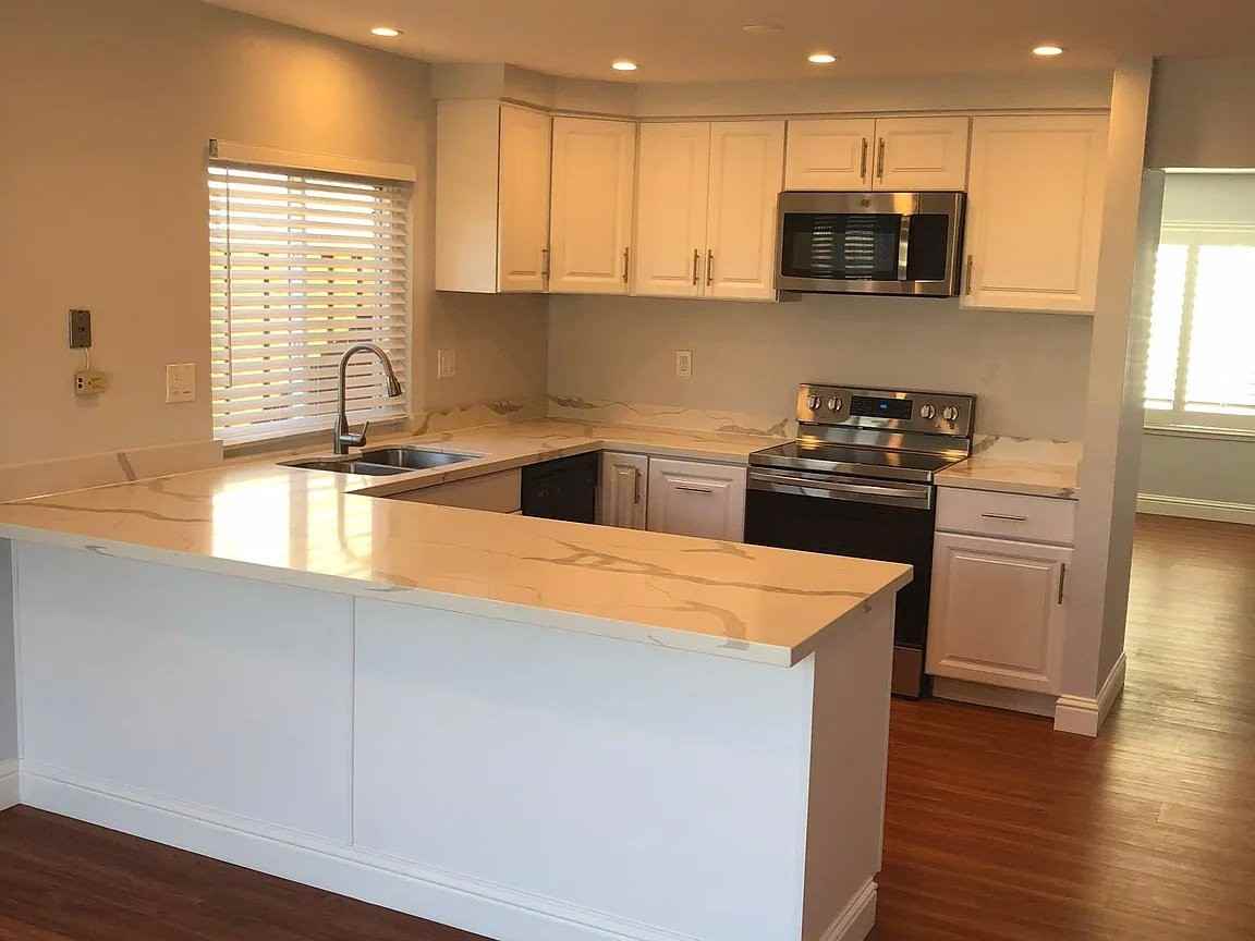 457 Chesapeake Ave - Photo 4 of 7