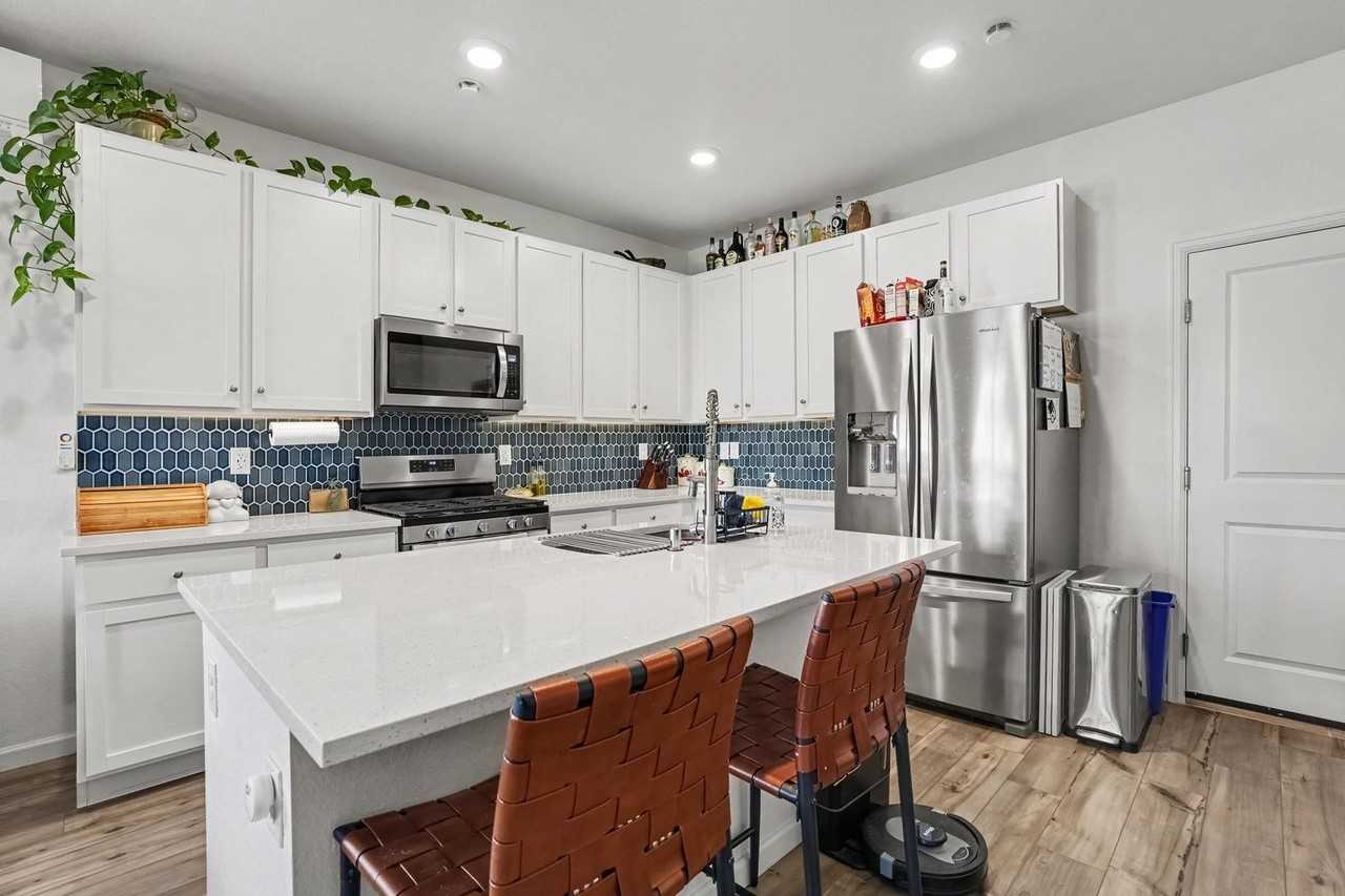 12496 Childers St - Photo 4 of 23
