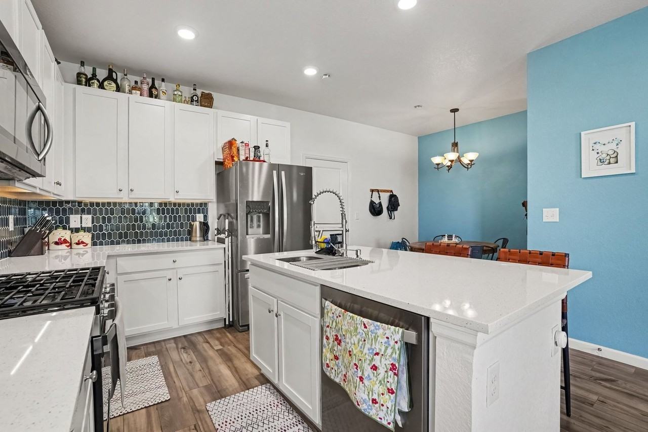 12496 Childers St - Photo 5 of 23