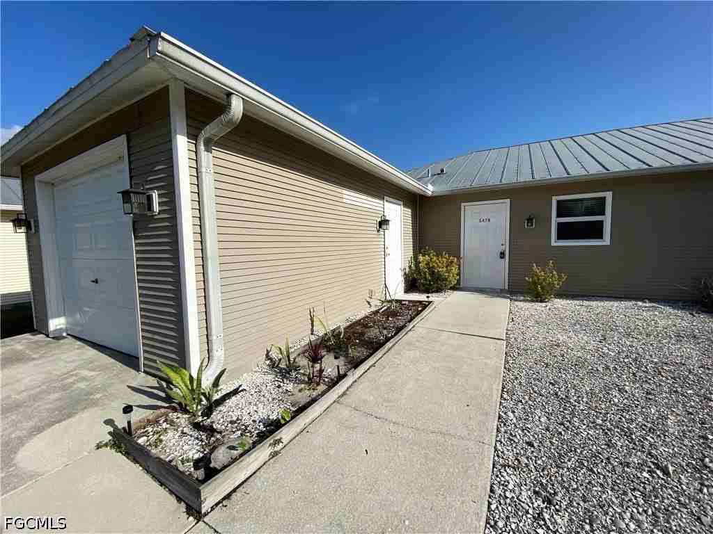 5478 Thomas St - Photo 2 of 22