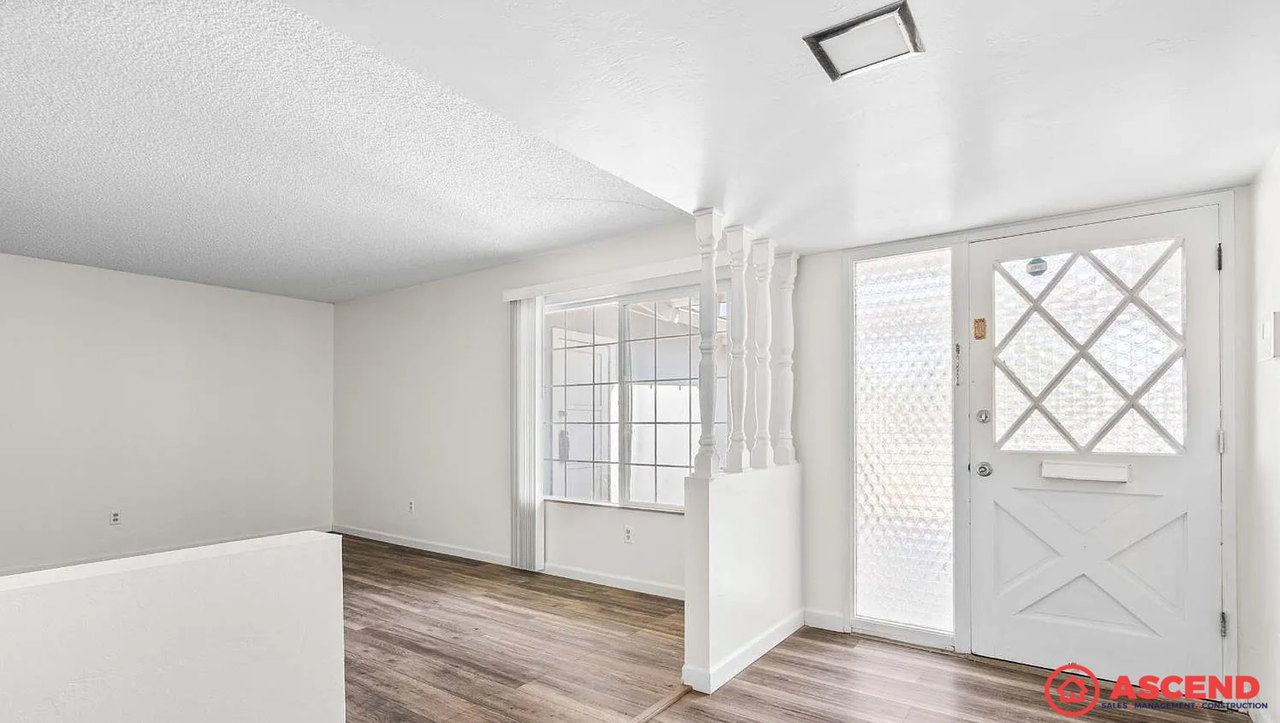 6201 Hartman Ave - Photo 4 of 16