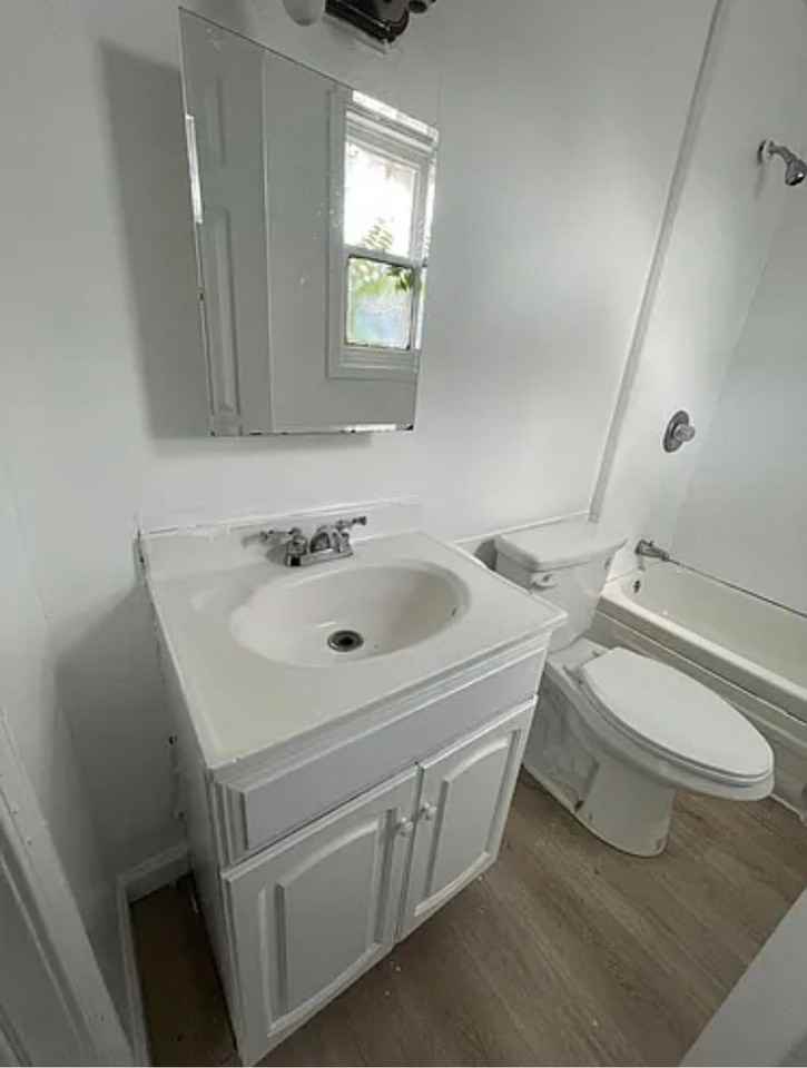 327 Hampshire St - Photo 5 of 20