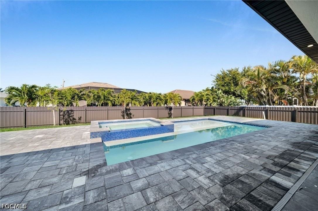 436 Nw 38th Ave - Photo 3 of 47