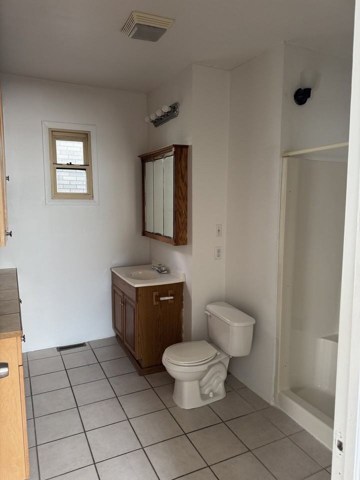 237 W 3rd St #1 - Photo 7 of 7