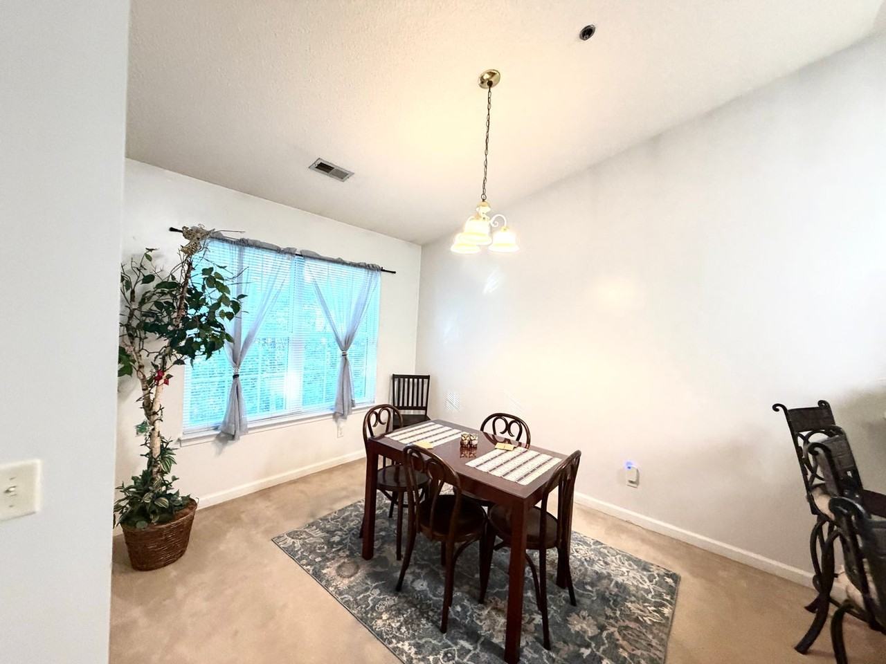 1605 Willoughby Park Ct #7 - Photo 6 of 21
