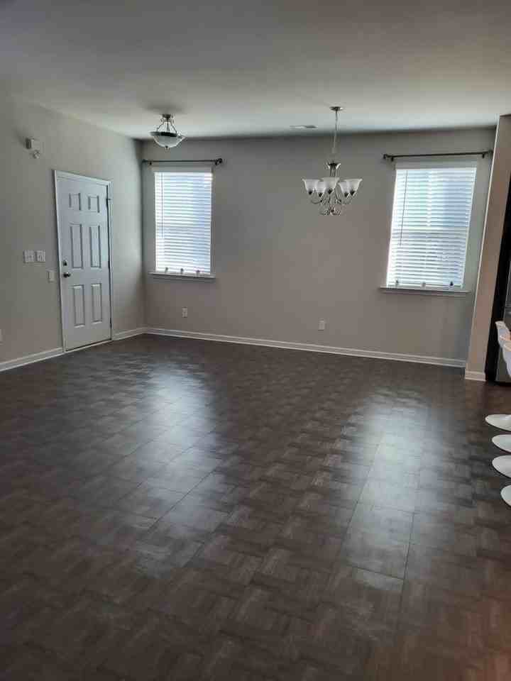 1220 Hawthorne Trl - Photo 3 of 17