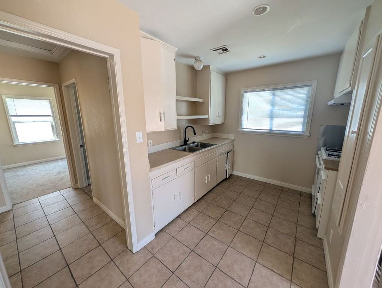 4829 Gundry Ave - Photo 2 of 17