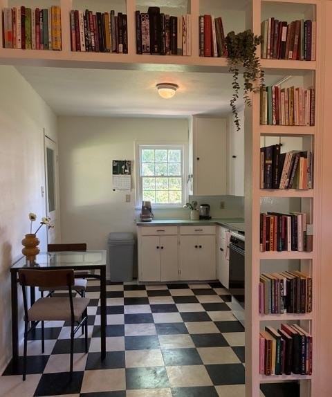 846 W 24th St - Photo 2 of 3
