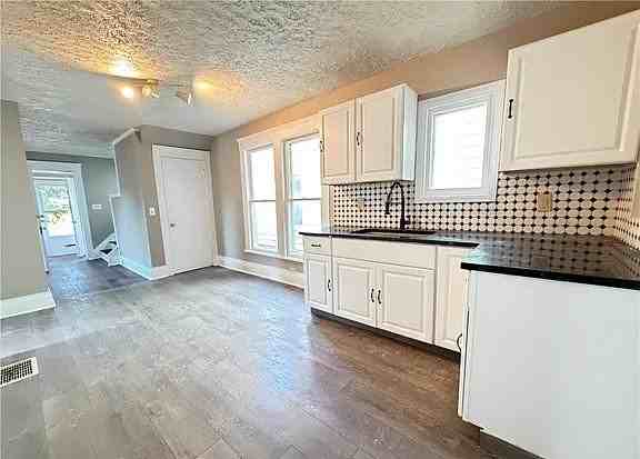11731 Arden Ave - Photo 5 of 12