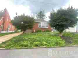 featured image of 47 S Walnut Ave