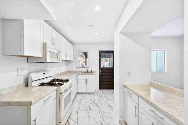 727 Vermont Ave - Photo 7 of 12