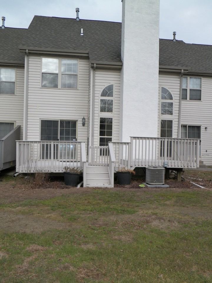 5077 Rosewood Dr - Photo 2 of 20