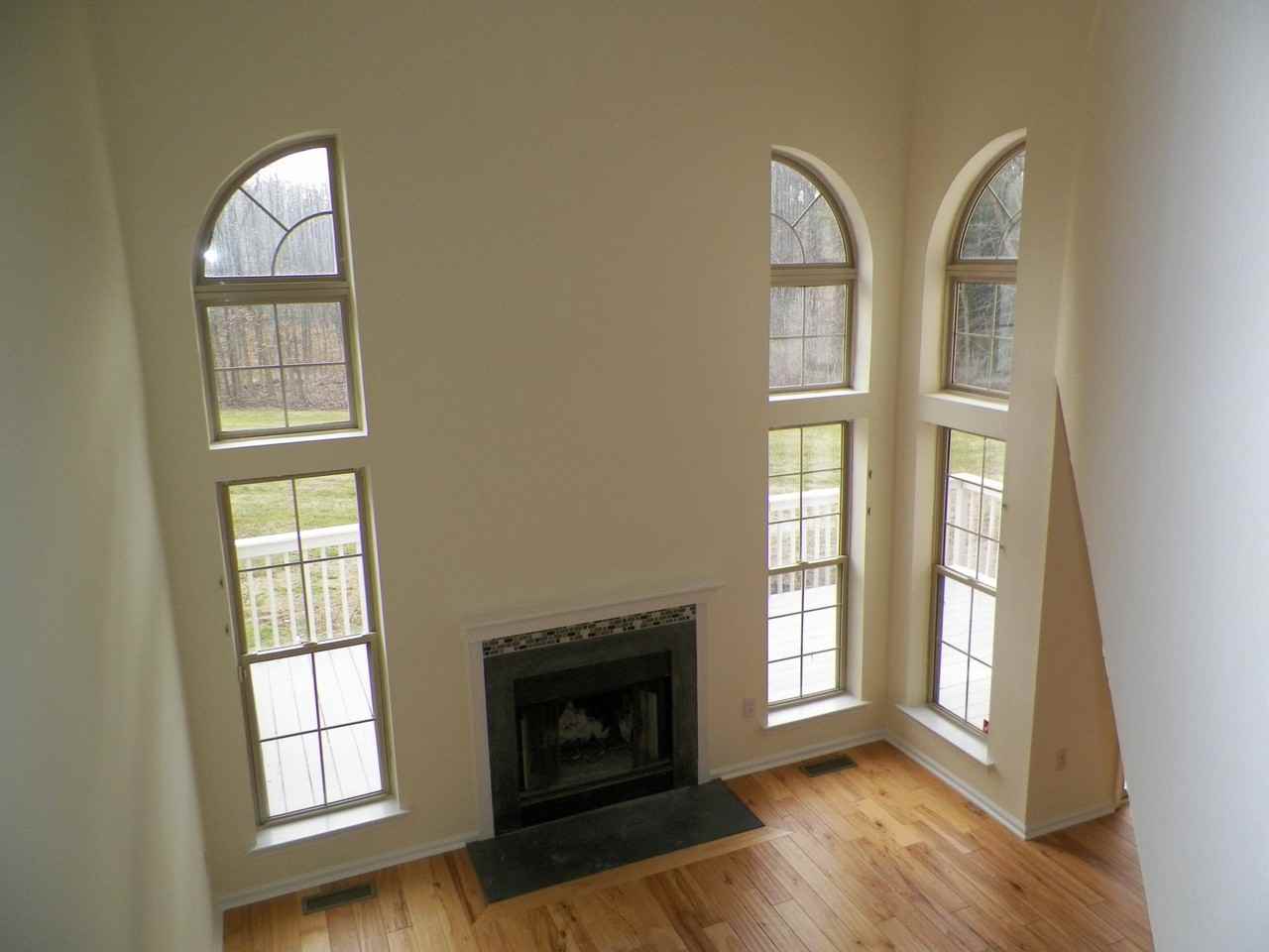 5077 Rosewood Dr - Photo 4 of 20