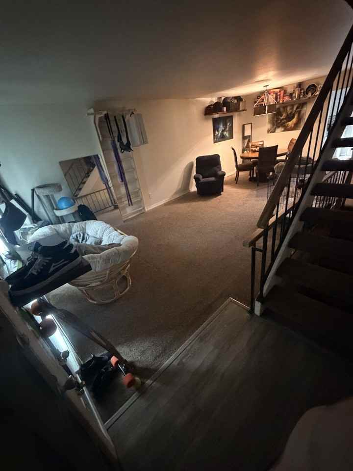 1143 S Monaco Street Pkwy - Photo 2 of 6