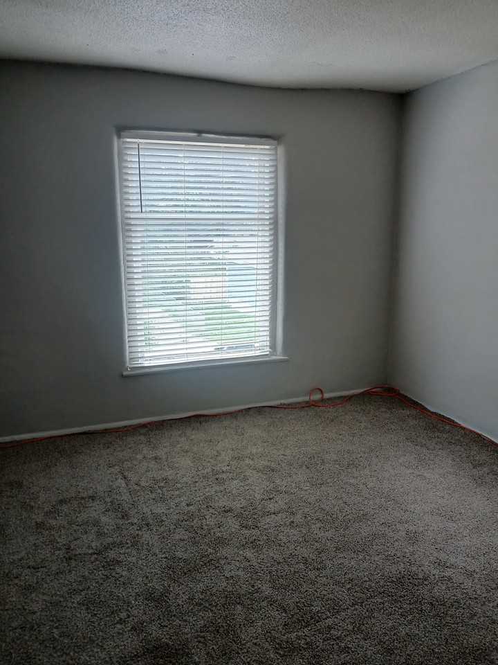 2613 Sw 12th St - Photo 6 of 8