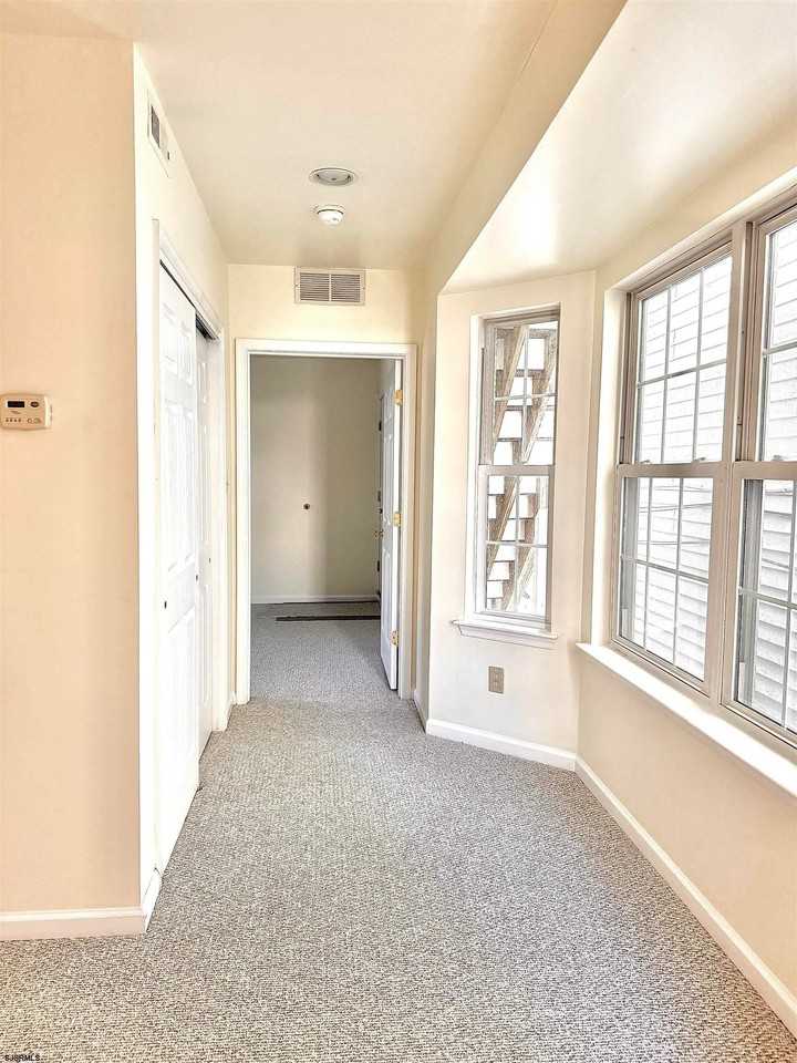 12 S Washington Ave - Photo 4 of 15