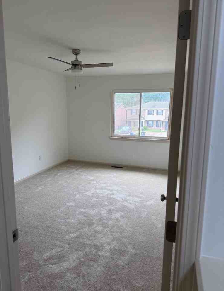 7685 Hunters Ridge Ln - Photo 6 of 16