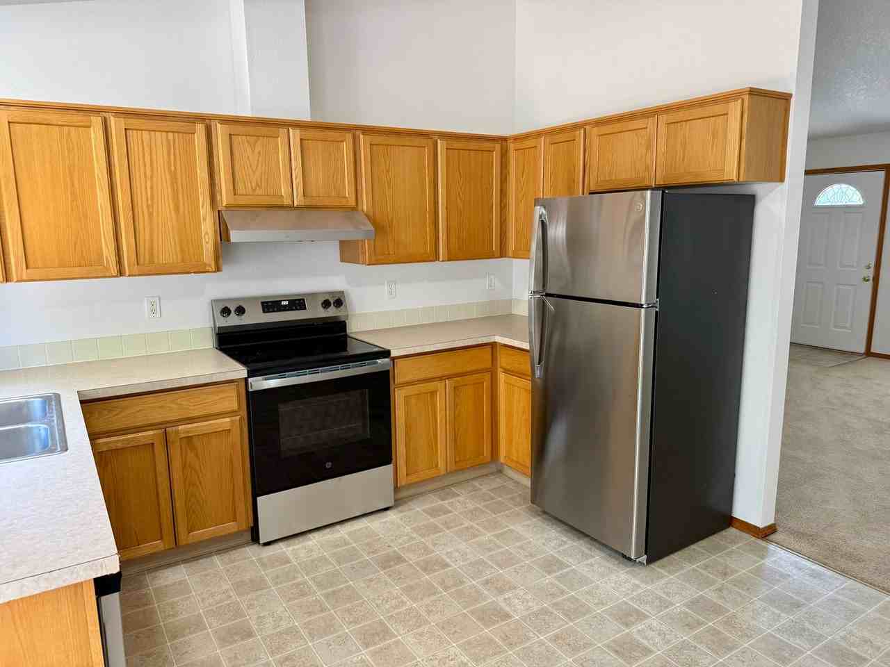 9724 Se 43rd Ave - Photo 3 of 14