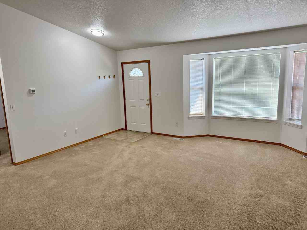 9724 Se 43rd Ave - Photo 5 of 14