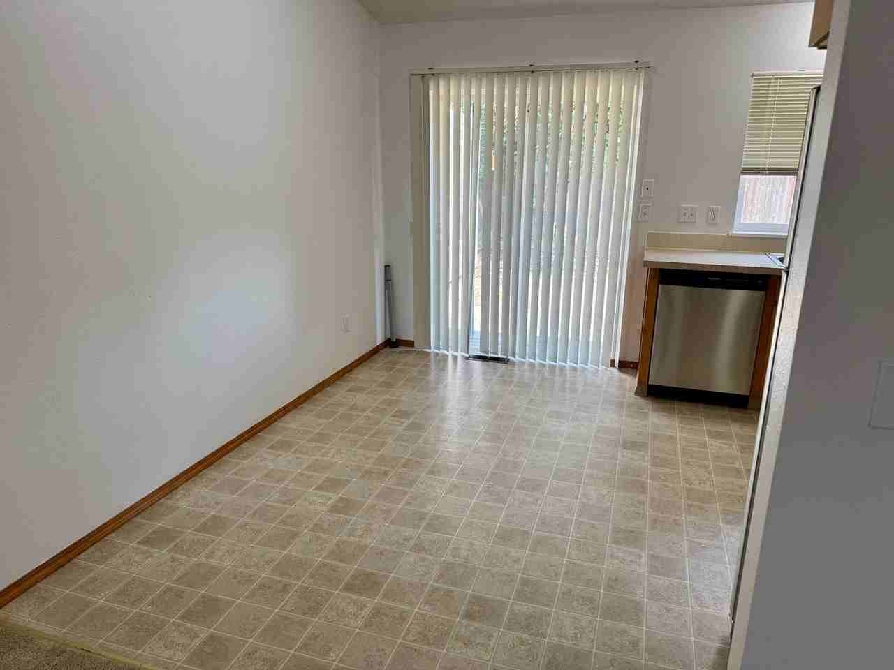 9724 Se 43rd Ave - Photo 7 of 14