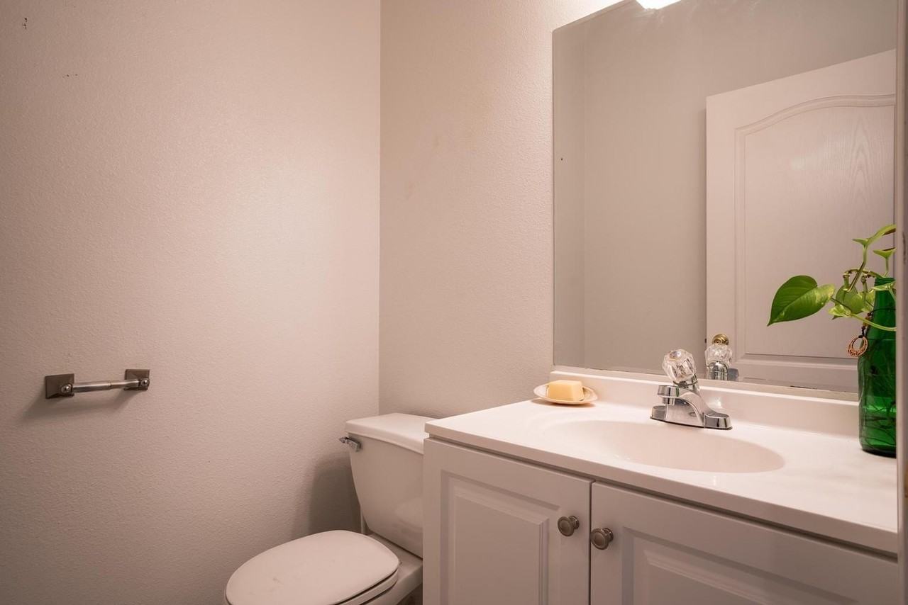 618 Coal Ave Sw #B - Photo 6 of 8
