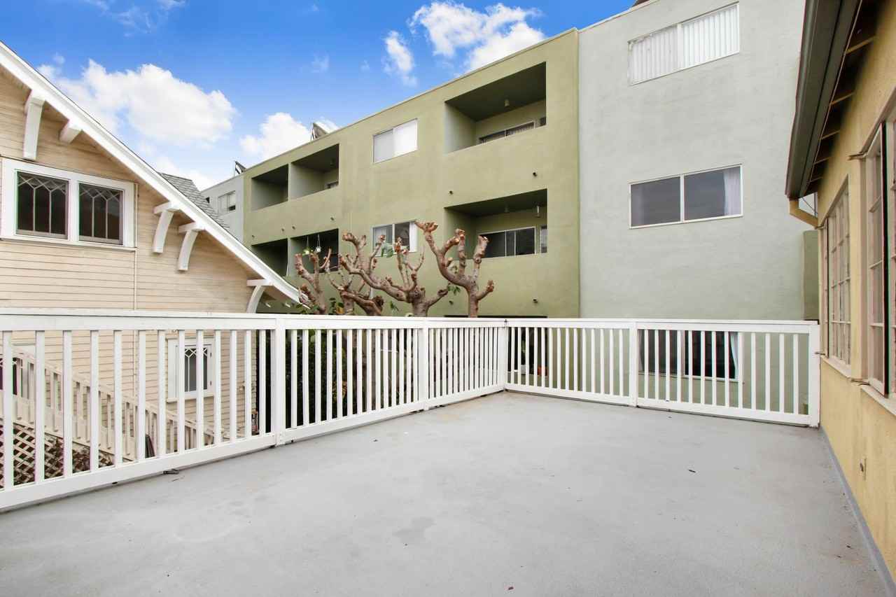 844 2nd St #B - Photo 3 of 5