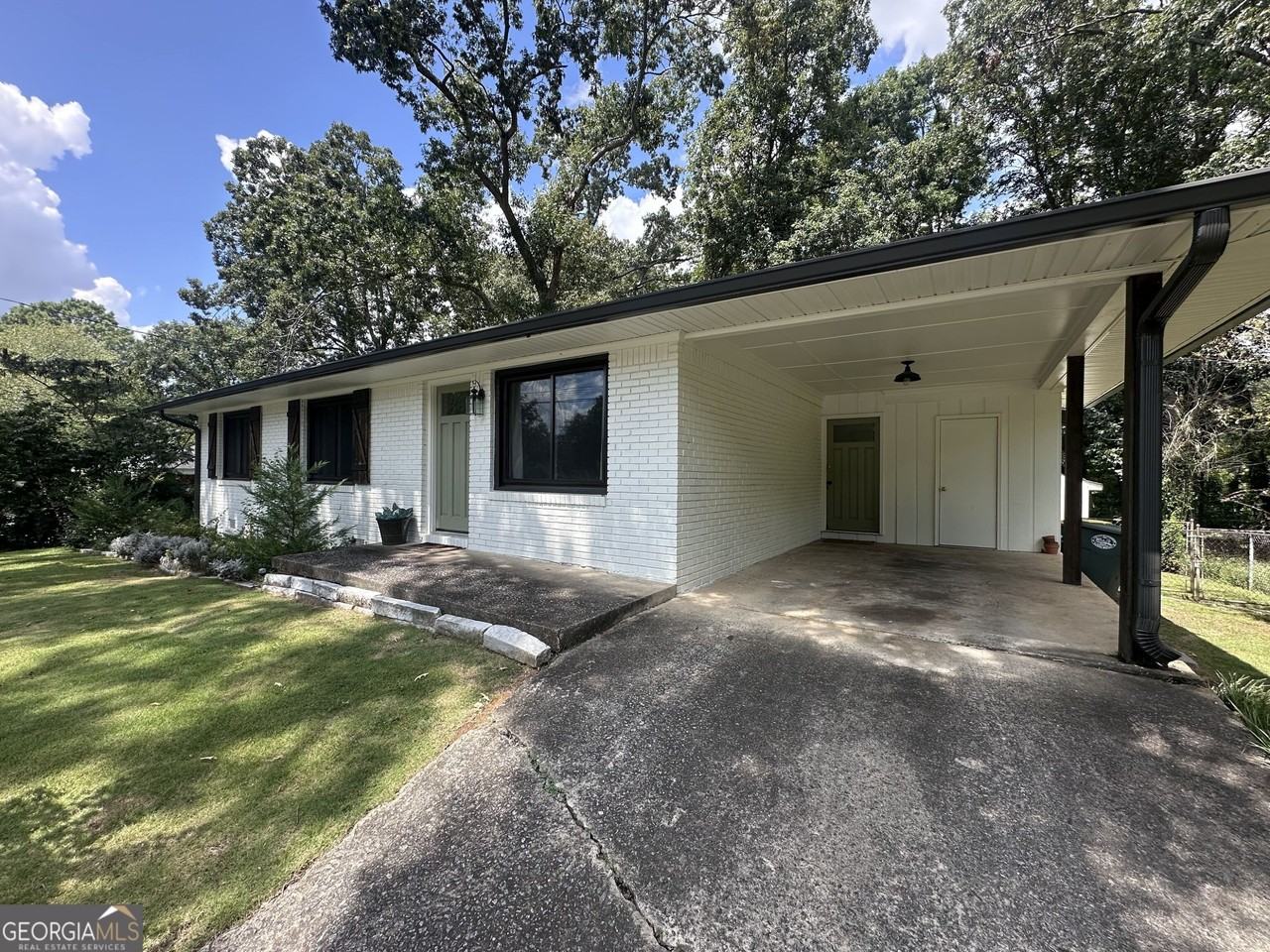 2498 Lakewood Dr Nw - Photo 5 of 40