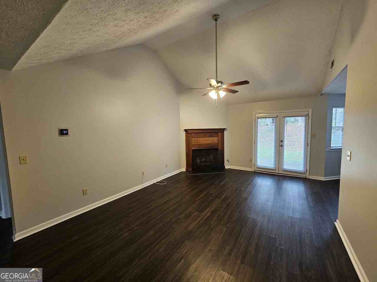 40 Peachtree Way - Photo 2 of 14